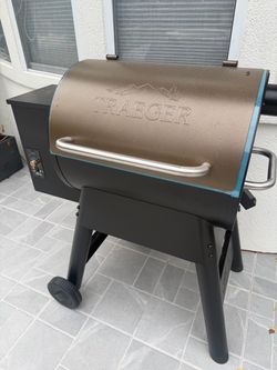Brand New Traeger Pro 22 Wood Pellet Grill & Smoker, 572 Sq In 6-in-1 BBQ versatility
