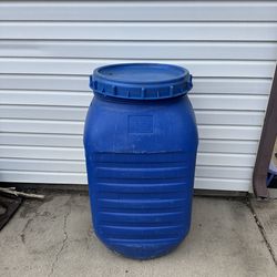 Blue 50 Gallon Barrel with lid
