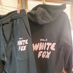 White Fox Sweatshirt And Pants (Knock-off)