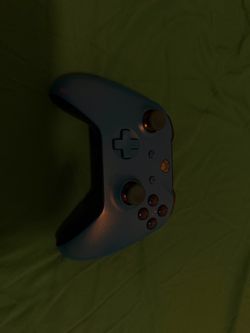 Microsoft Xbox wireless controller blue without back cover