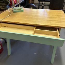 Cute One Drawer Desk with Matching Lamp
