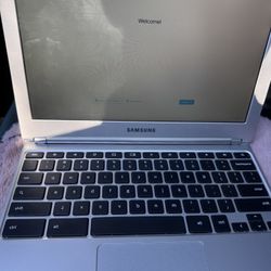 Laptop Chrome Book Samsung 11’6 As New With Soft Case 