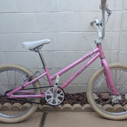 Haro Shredder 20" Girls BMX Bike