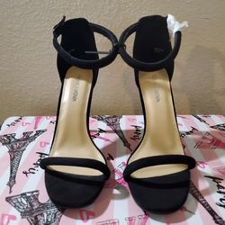 FASHION NOVA MICHELLE SIZE 10 HEELS (BRAND NEW!!!!!!!!!!!!!!!!)