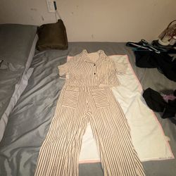 Conjunto De Dama Color Beige Con Rallas Negras Talla M