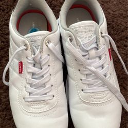 Levi’s Tenis Size 10