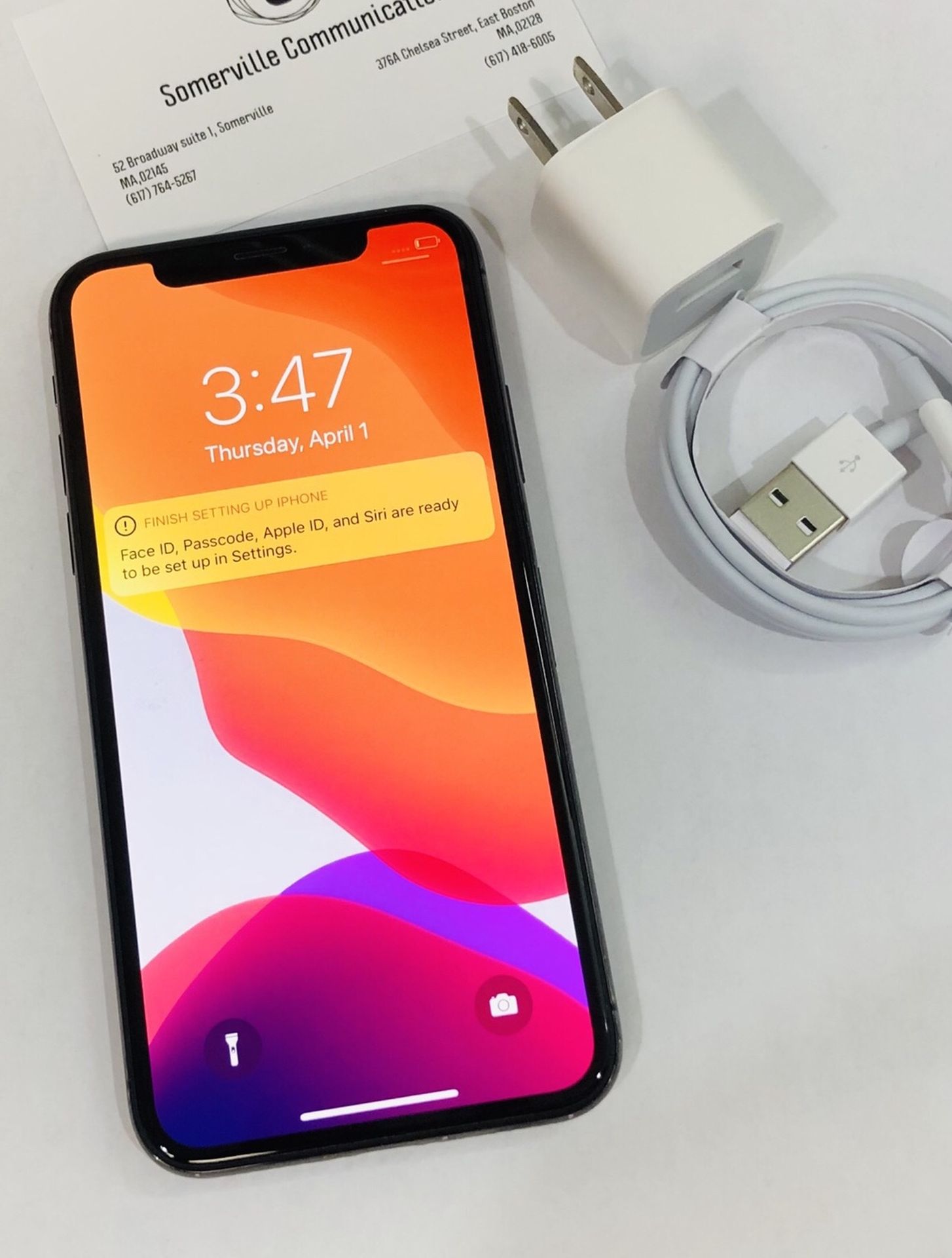 Factory unlocked iPhone x 64 gb, excellent conditions store warranty