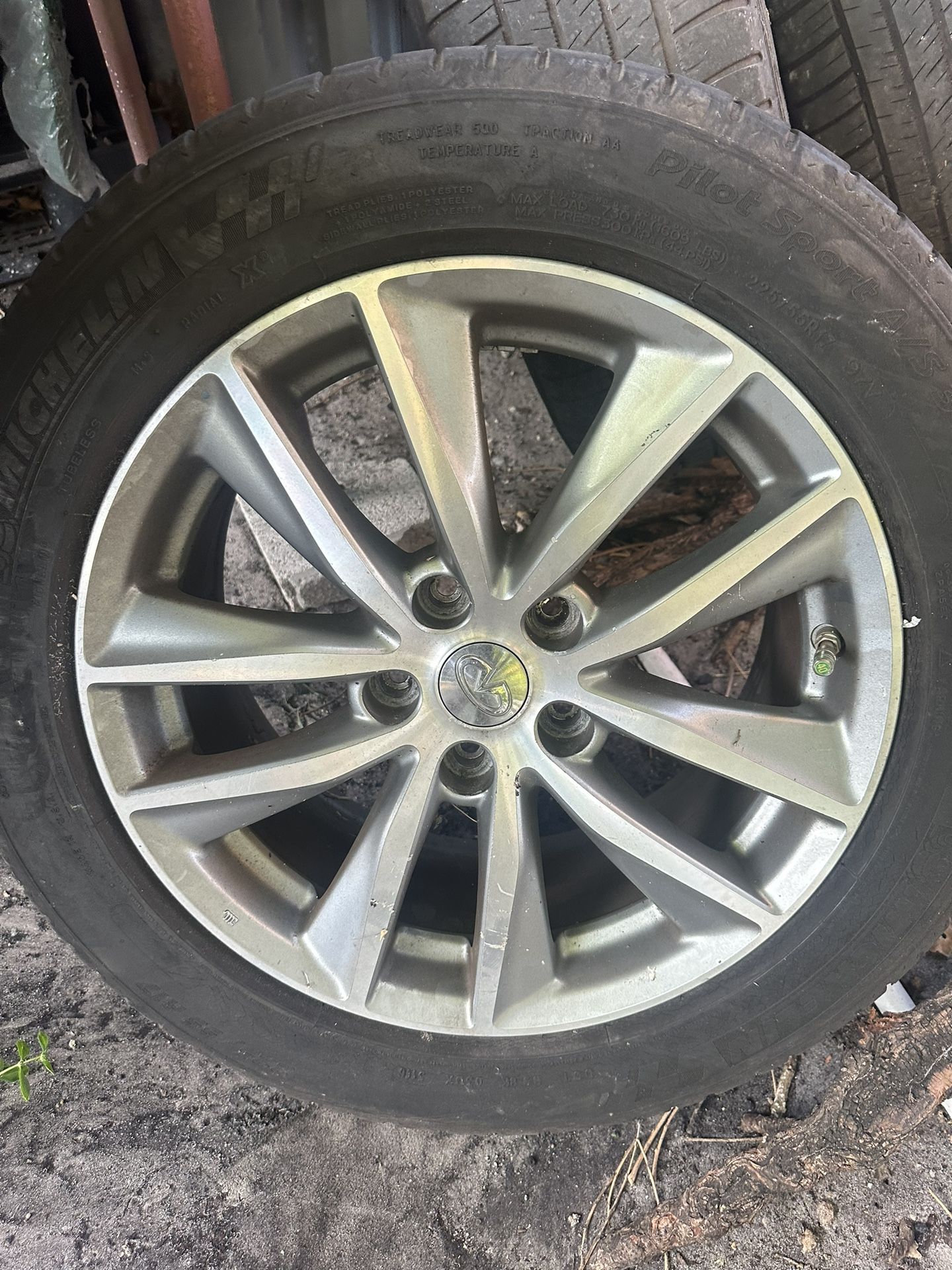 Infiniti Q50 Wheels