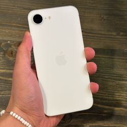 Like New iPhone 17e 256gb (AT&T)