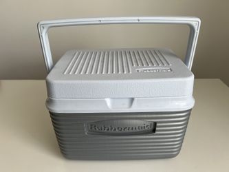 Rubbermaid Portable Cooler/Lunchbox