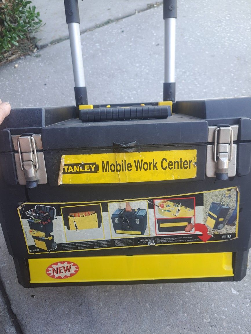 STANLEY MOBILE WORK CENTER TOOL BOX