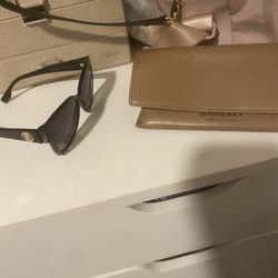 Burberry Sunglasses / Shades 