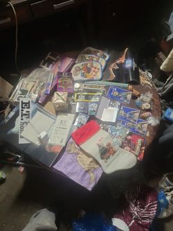 E.T Collection Vintage 1982 Stephen Spielberg Movie Very Nice Collectors Gift SOME Very Hard To Find RARE Items I'm Throwing In The Dolls Make An Off