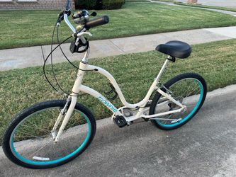Electra Townie 7D Comfort Bike by Trek 7-speed Shimano 26-inch Wheels