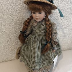 Anne Of Green Gables Limited Edition Porcelain Doll Kindred Spirits Collection 16” Tall Comes With Wooden Stand