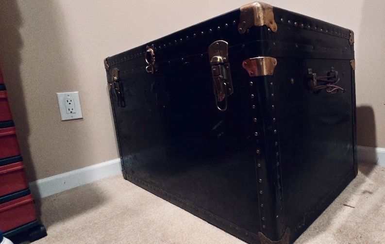 Vintage c1930s Antique Steamer Trunk /Chest