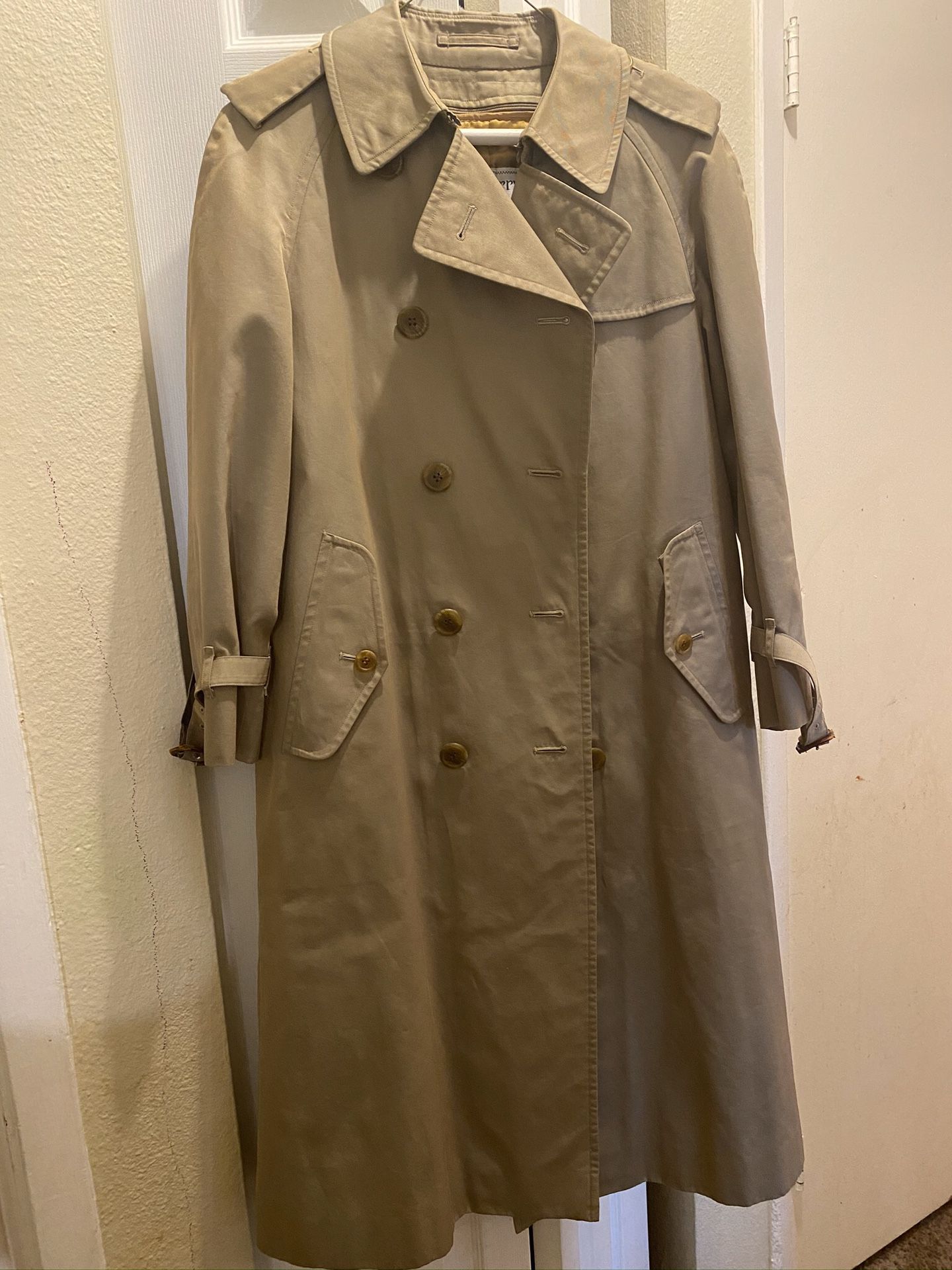 burberry trench coat size woman L