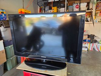 SAMSUNG 37" TV