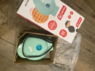 Sandwich maker and waffle maker