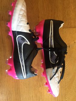 Soccer cleats-girls