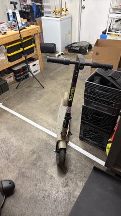 Electric scooter