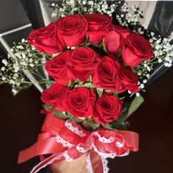 12 Roses