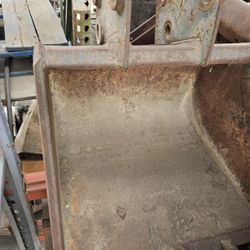 24'' Bobcat Backhoe Bucket 