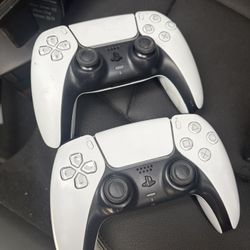 PS5 Controllers