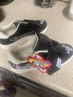 Hello Kitty Shoes