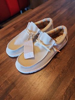 Brand New Hey Dudes Size 10 $40