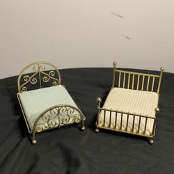 Antique Miniature Doll Beds – Charming Collectible Pieces