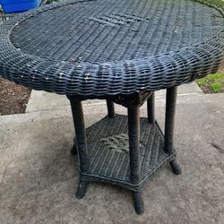 Round Patio Table 
