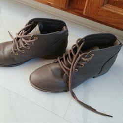 Candie's  Lace-Up Ankle Boots - Size 9.5