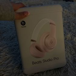 Beats stupid pro pink