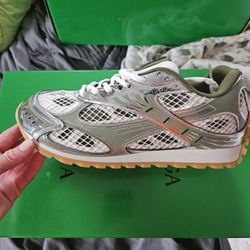 Bottega Venetas Brand New  