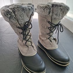 Snow boots