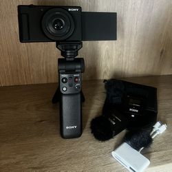 Sony ZV-1F Vlogging Camera 