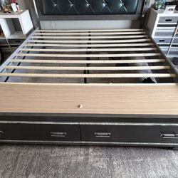 Bed Frame/ Cabecera De Cama King Size