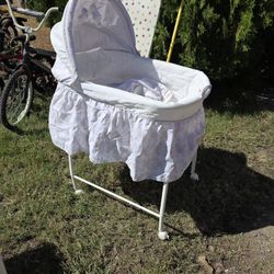 Rolling Bassinet 
