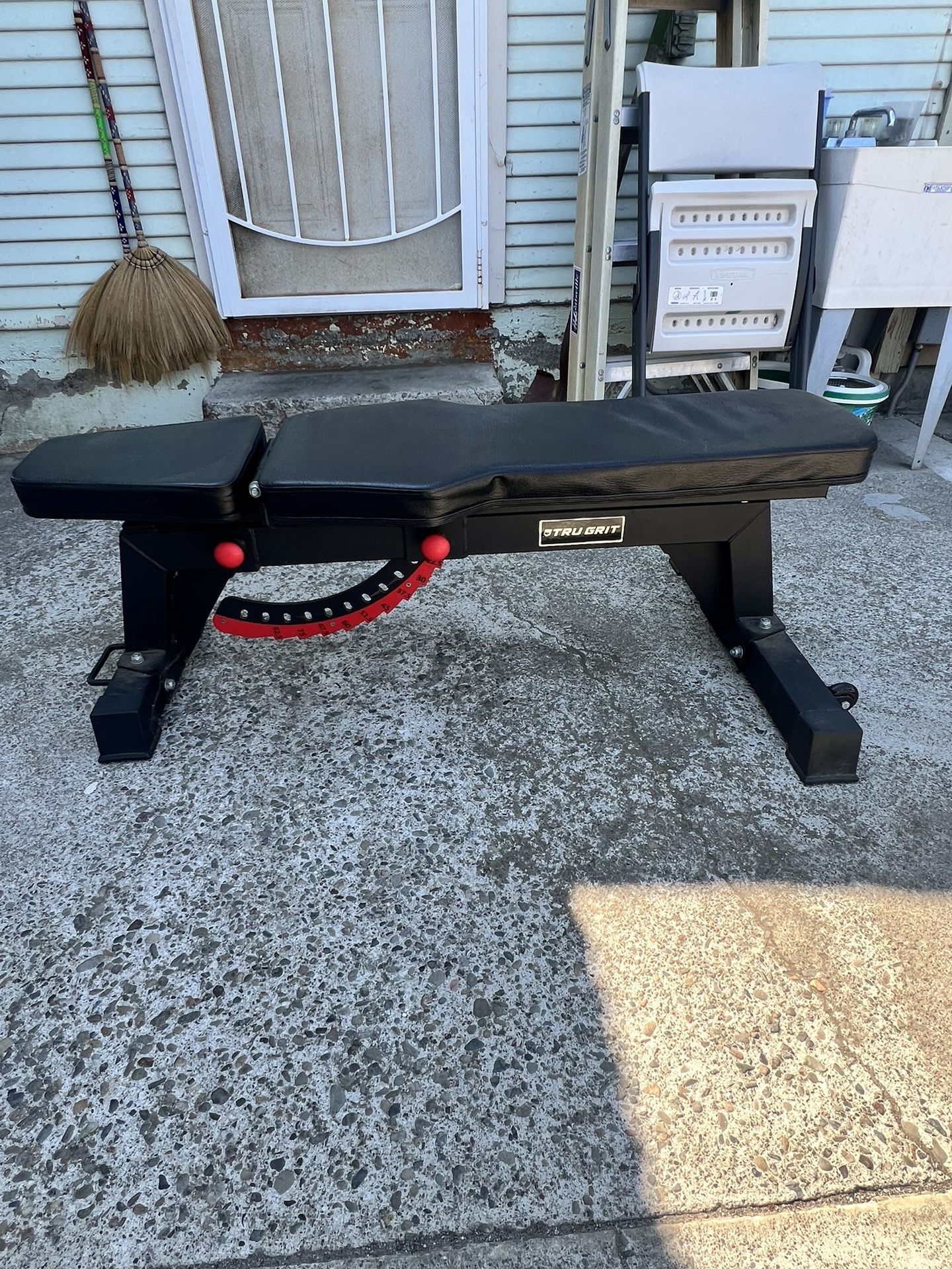Adjustable Weight Bench