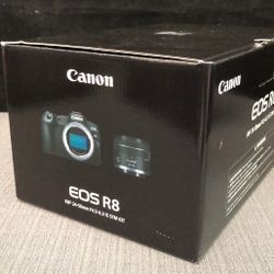 Canon EOS R8 Mirrorless with RF 24-50mm f/4.5-6.3 IS STM 