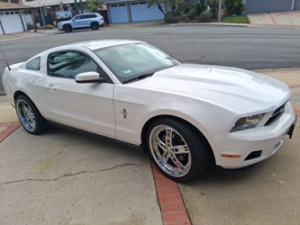 Ford Mustang 2010 - 7,220 miles