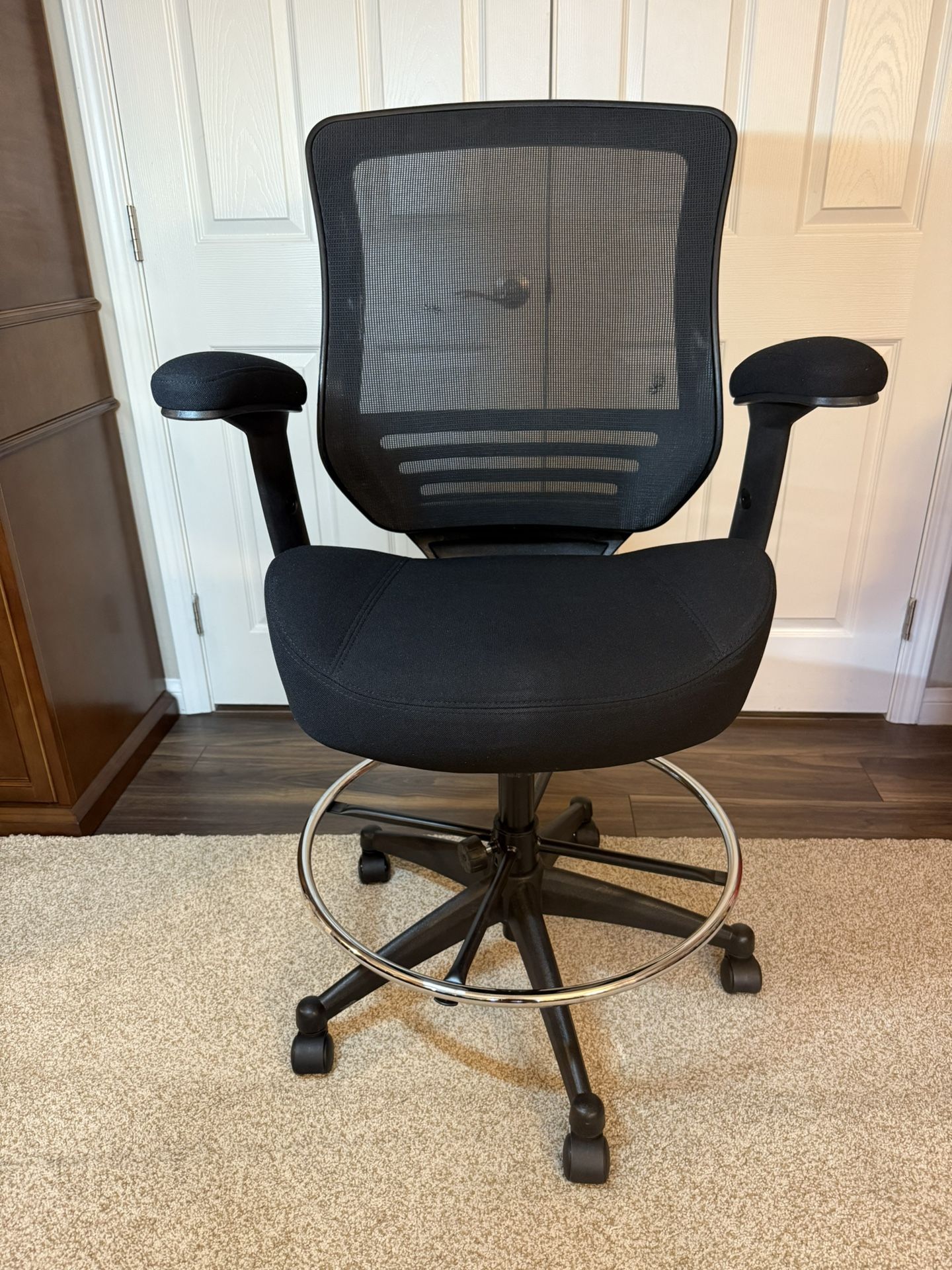 BIG & TALL ERGONOMIC OFFICE CHAIR!