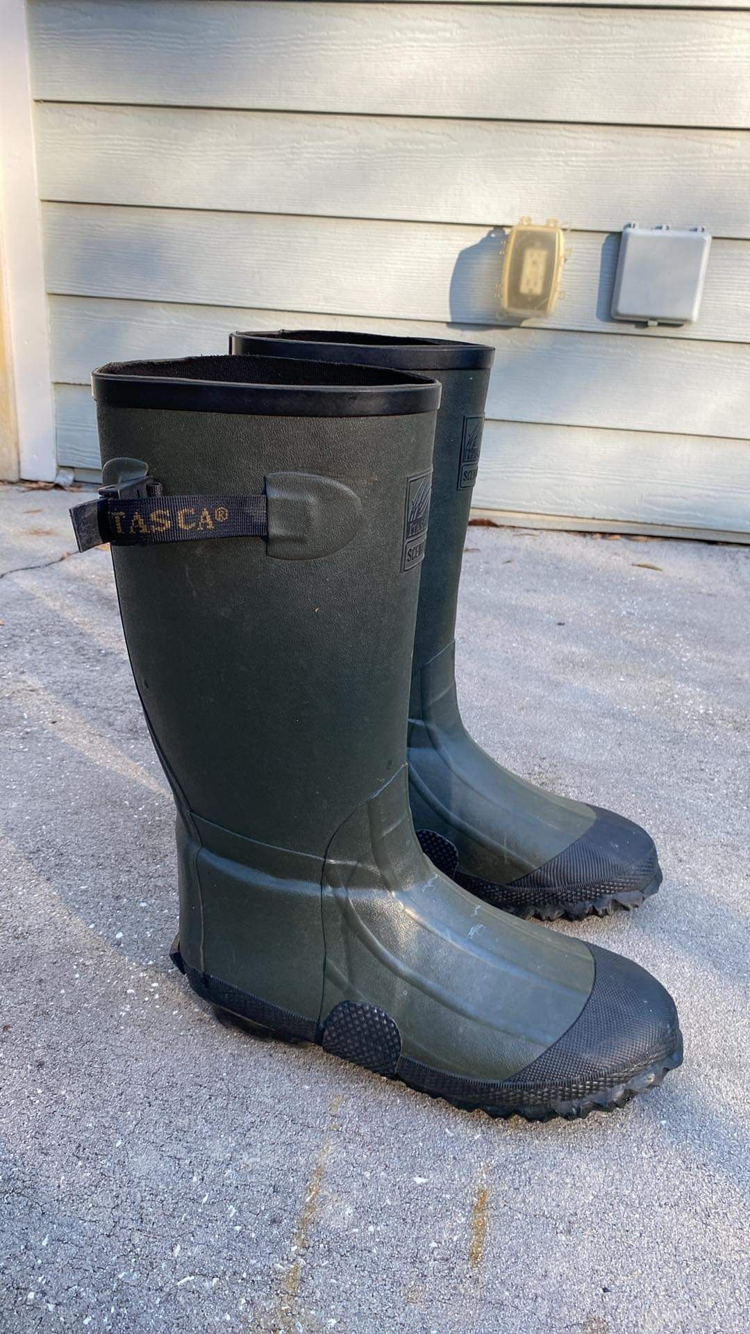 Itasca Men's Knee-High Waterproof Rubber Boots Size 10