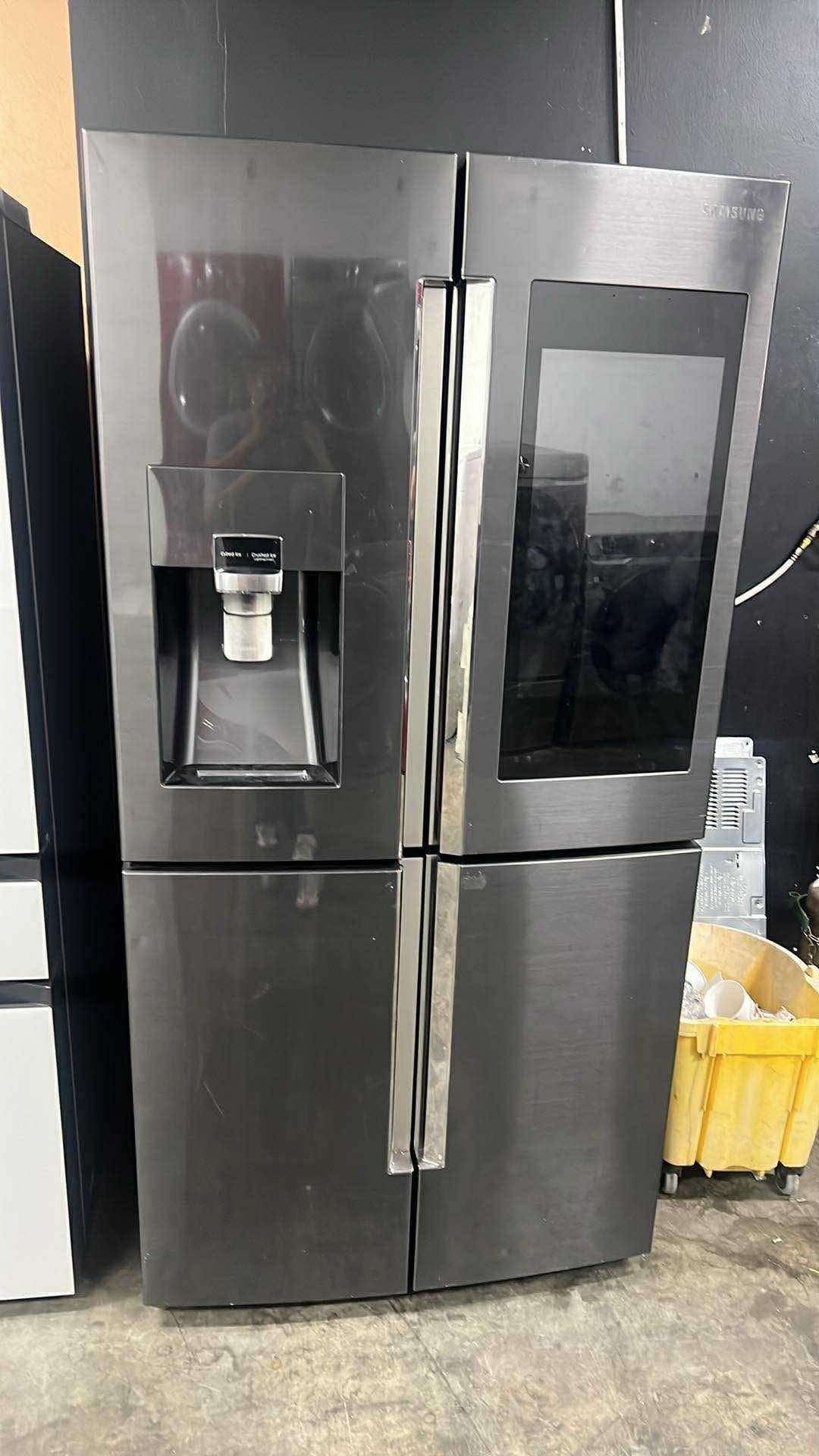 Refrigerator Family Hub