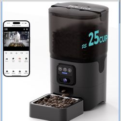 Automatic cat feeder