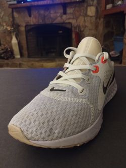 (Size-10) Women's, Great Condition, Nike Legend React Women's Running Athletic Sneakers AA1626
