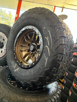 Vendo set de rines nuevos 17x9 de ancho de 6-139.7 lugs con llantas 315:70/R17 Bfgoodrich ✅🔥