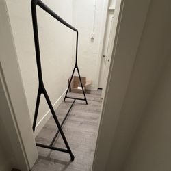 Black Lightweight Clothes Rack 