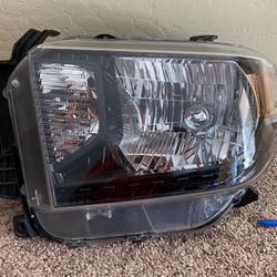 Factory OEM 2014-2017 Toyota Tundra Left Driver Side Black Halogen Headlight 